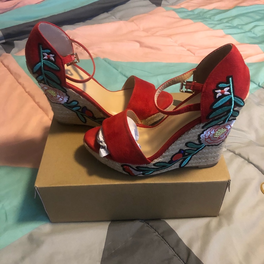 Wedge heels
